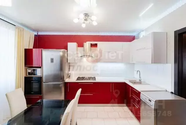 2-к кв. Омская область, Омск Заозерный мкр, ул. Сергея Тюленина, 12 ... - Фото 0
