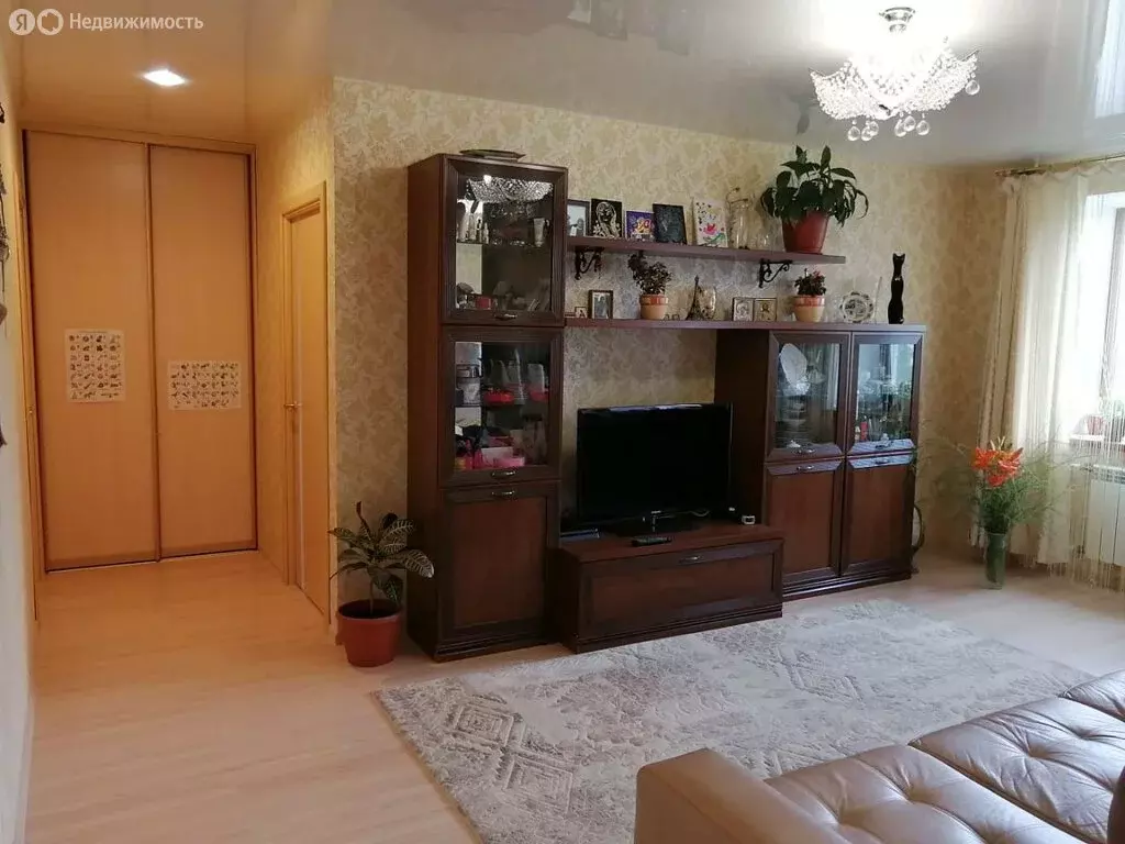 3-комнатная квартира: Казань, улица Энергетиков, 3 (56.6 м) - Фото 0