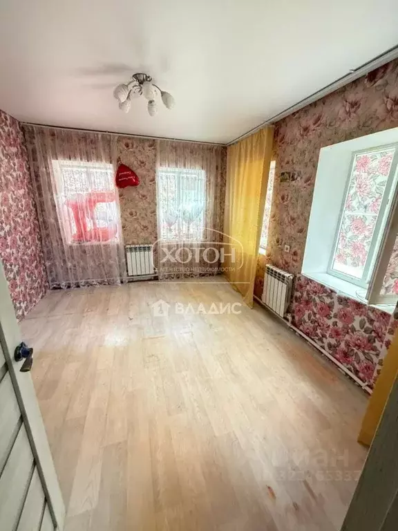 Дом в Калмыкия, Целинный район, с. Троицкое ул. Чавычалова, 19 (45 м) - Фото 1