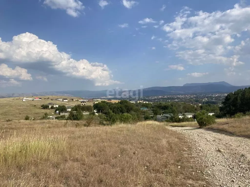 Участок в Крым, Симферопольский район, Добровское с/пос, с. Пионерское ... - Фото 1