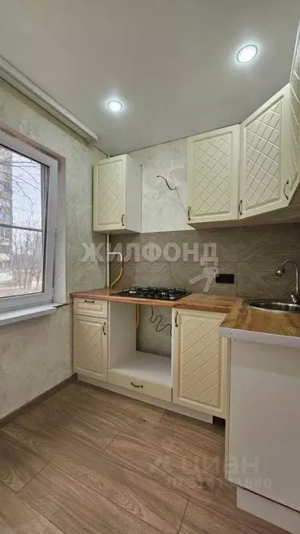 2-к кв. Астраханская область, Астрахань ул. Яблочкова, 29 (45.4 м) - Фото 0