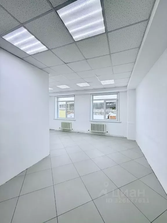 Помещение свободного назначения в Красноярский край, Зеленогорск ул. ... - Фото 1