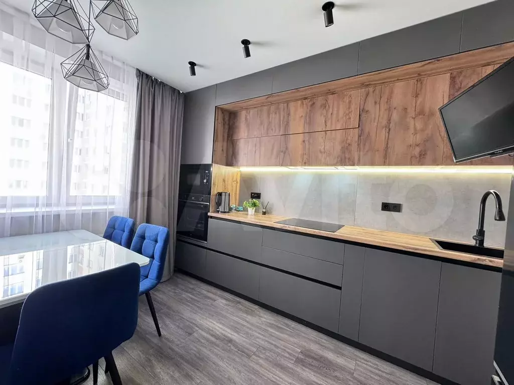2-к. квартира, 56 м, 4/10 эт. - Фото 0