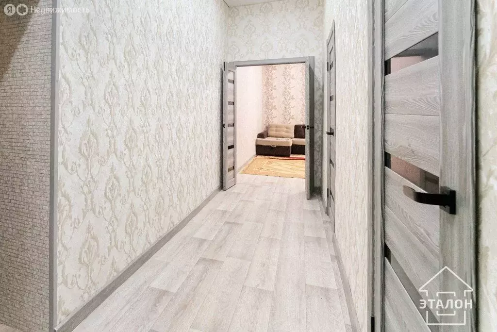 3-комнатная квартира: Омск, Мельничная улица, 89к1 (89.9 м) - Фото 0