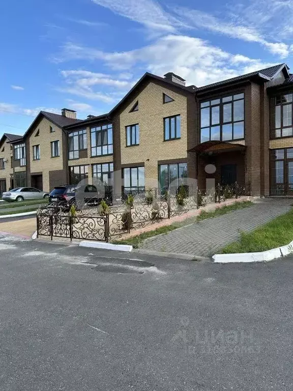 Дом в Брянская область, Брянский район, пос. Мичуринский ул. ... - Фото 1