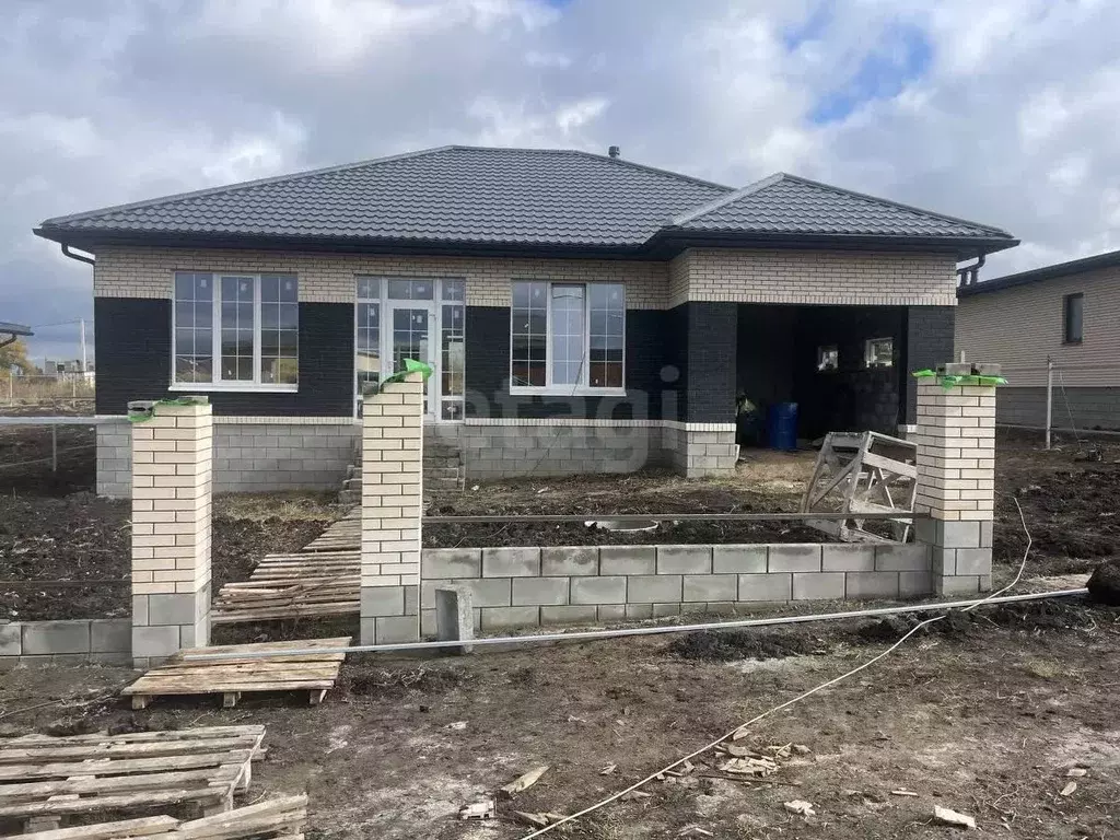 Дом в Белгородская область, Белгородский район, Дубовское с/пос, пос. ... - Фото 1