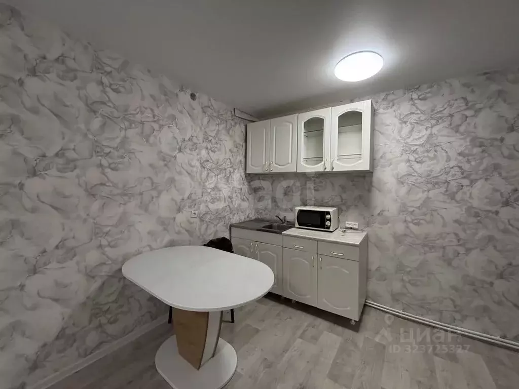 Комната Тюменская область, Тюмень ул. Котовского, 13 (17.0 м) - Фото 1