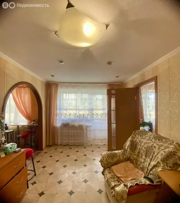 2-комнатная квартира: Ирбит, улица Александра Матросова, 2 (44 м) - Фото 0