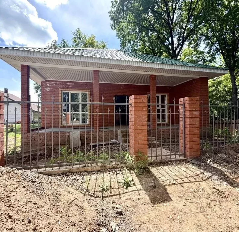 Дом в Башкортостан, Иглинский район, Акбердинский сельсовет, д. ... - Фото 1