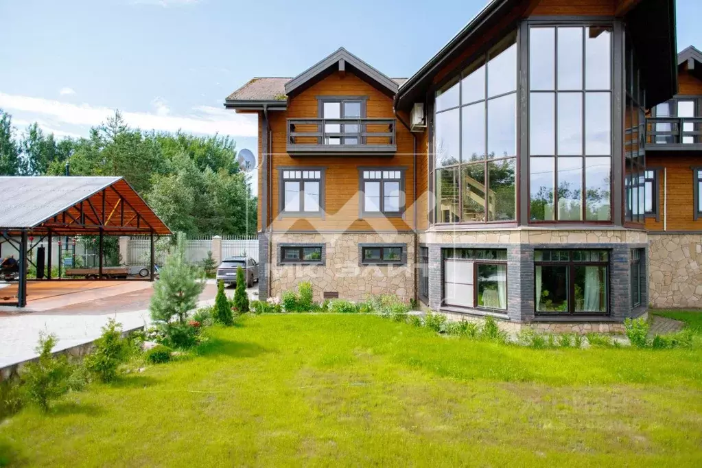 Дом в Ленинградская область, Шлиссельбург Кировский район, ул. ... - Фото 1