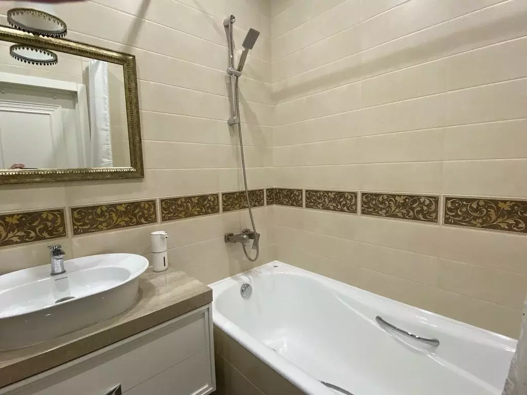 Продаётся 1-к квартира, 50.7 м - Фото 1