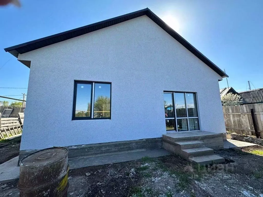 Дом в Оренбургская область, с. Сакмара ул. Дзержинского, 22 (94 м) - Фото 1