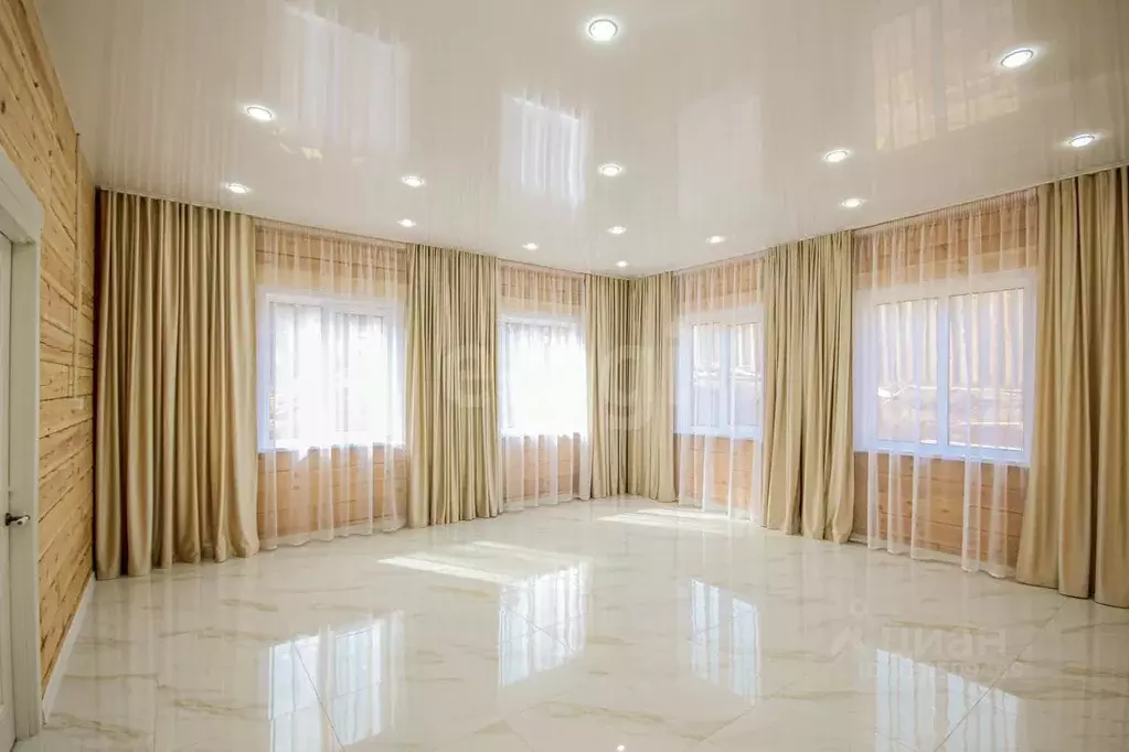 Дом в Бурятия, Улан-Удэ ул. Царская, 28 (335 м) - Фото 1