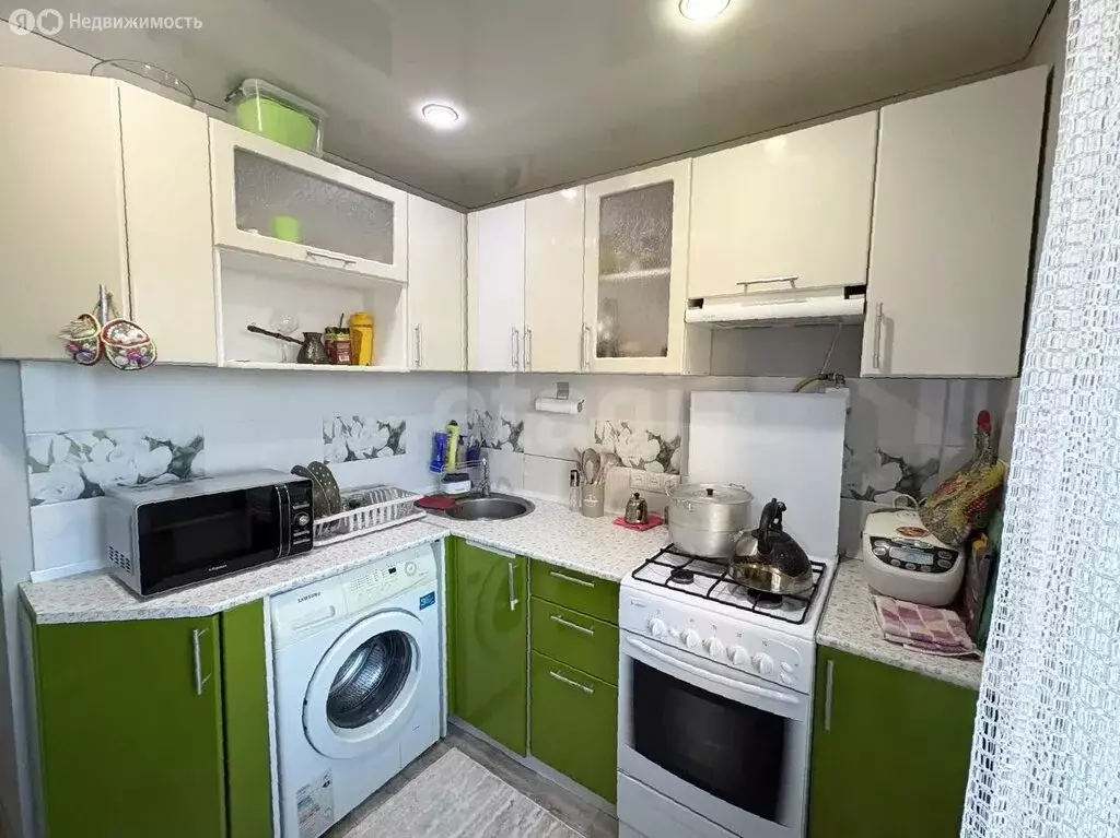 3-комнатная квартира: Сатка, Бакальская улица, 13 (52.9 м) - Фото 1