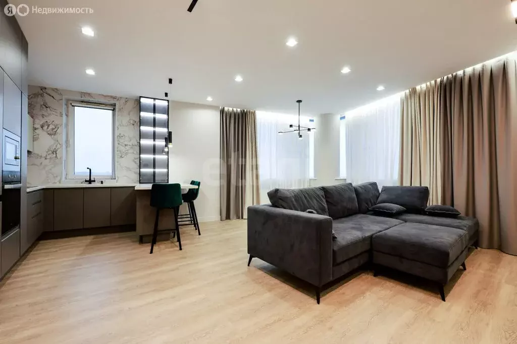 2-комнатная квартира: Казань, улица Оренбургский Тракт, 8Д (69.4 м) - Фото 2