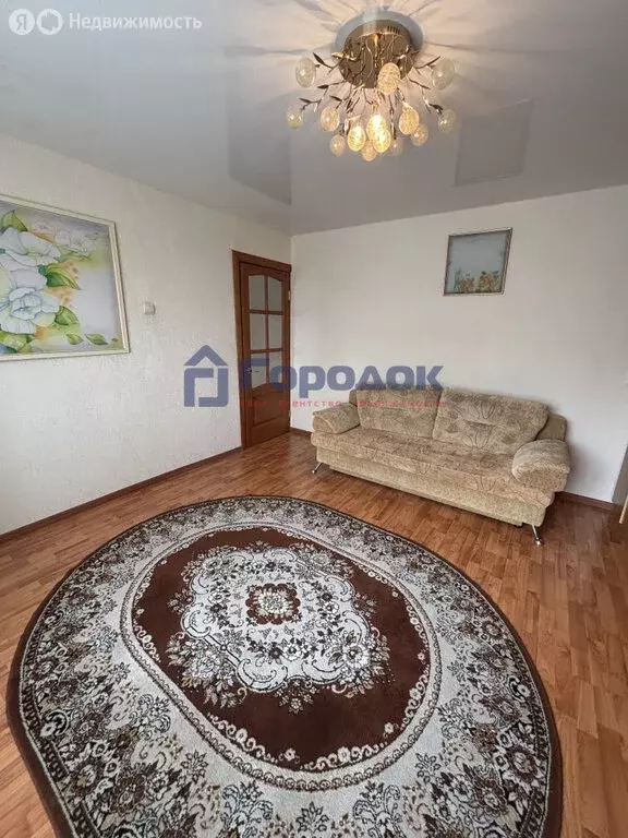 3-комнатная квартира: Каменск-Уральский, микрорайон Октябрьский, улица ... - Фото 1