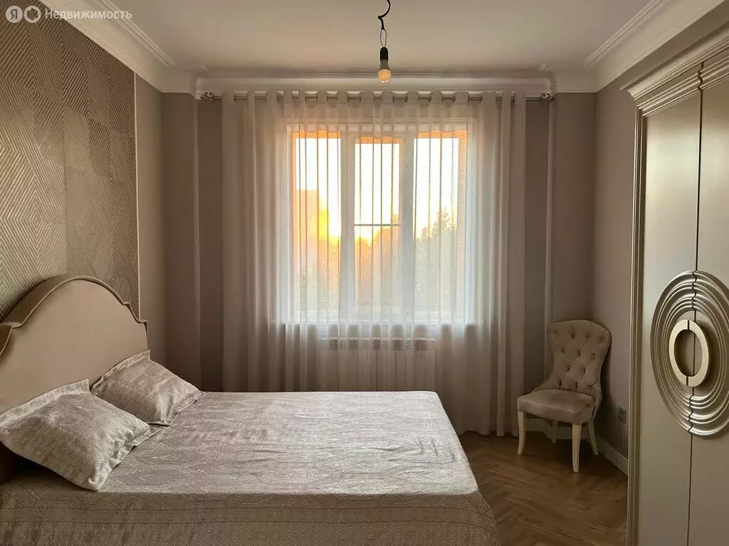 2-комнатная квартира: Махачкала, проспект Гамидова, 22Б (85 м) - Фото 0