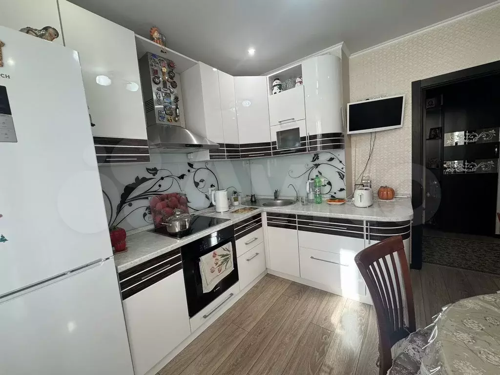 2-к. квартира, 60 м, 16/25 эт. - Фото 1