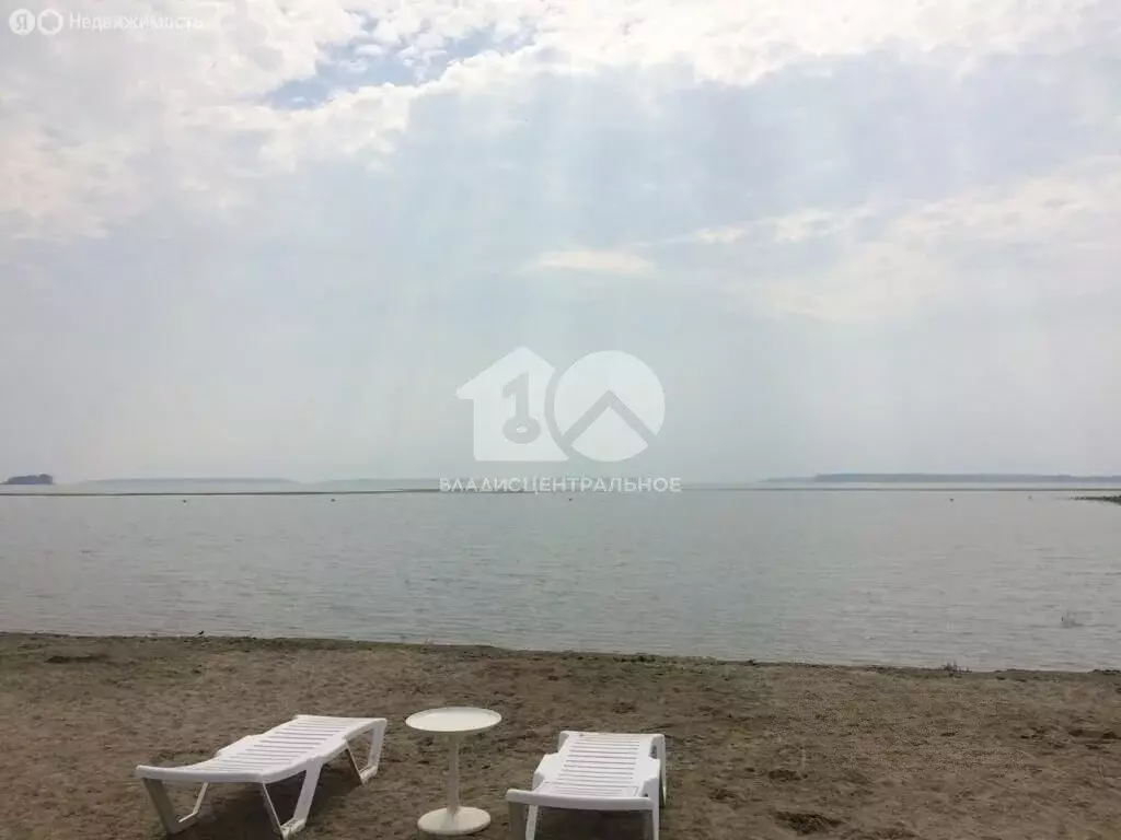 Участок в Ордынский район, коттеджный посёлок Пичугово море, Озёрная ... - Фото 1