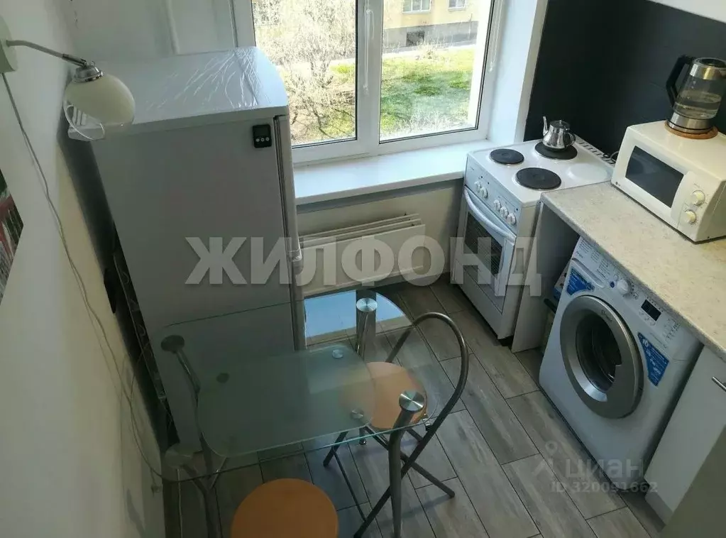 2-к кв. Новосибирская область, Новосибирск Академгородок мкр, ул. ... - Фото 0