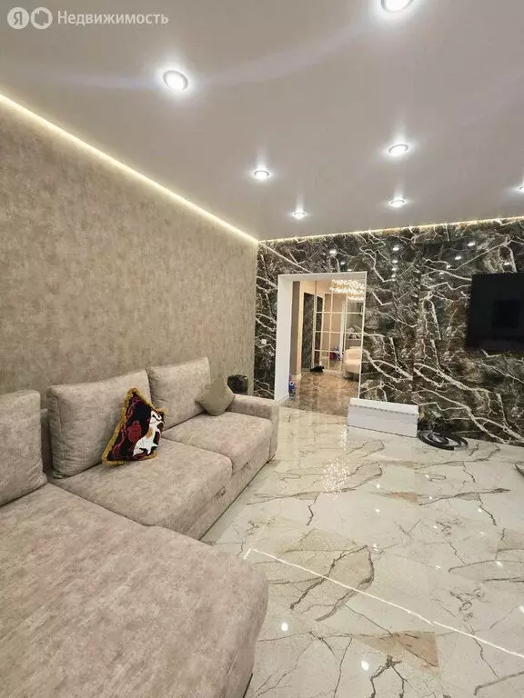 2-комнатная квартира: Волгоград, Шекснинская улица, 42 (71.9 м) - Фото 1