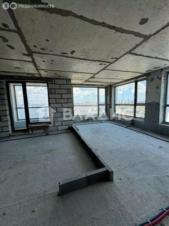 3-комнатная квартира: Санкт-Петербург, улица Челюскина, 8 (80 м) - Фото 1