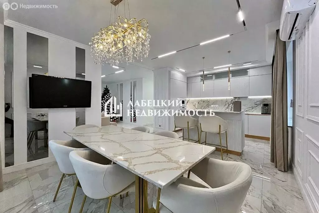 3-комнатная квартира: Казань, улица Аметьевская Магистраль, 18к1 (98.8 ... - Фото 1