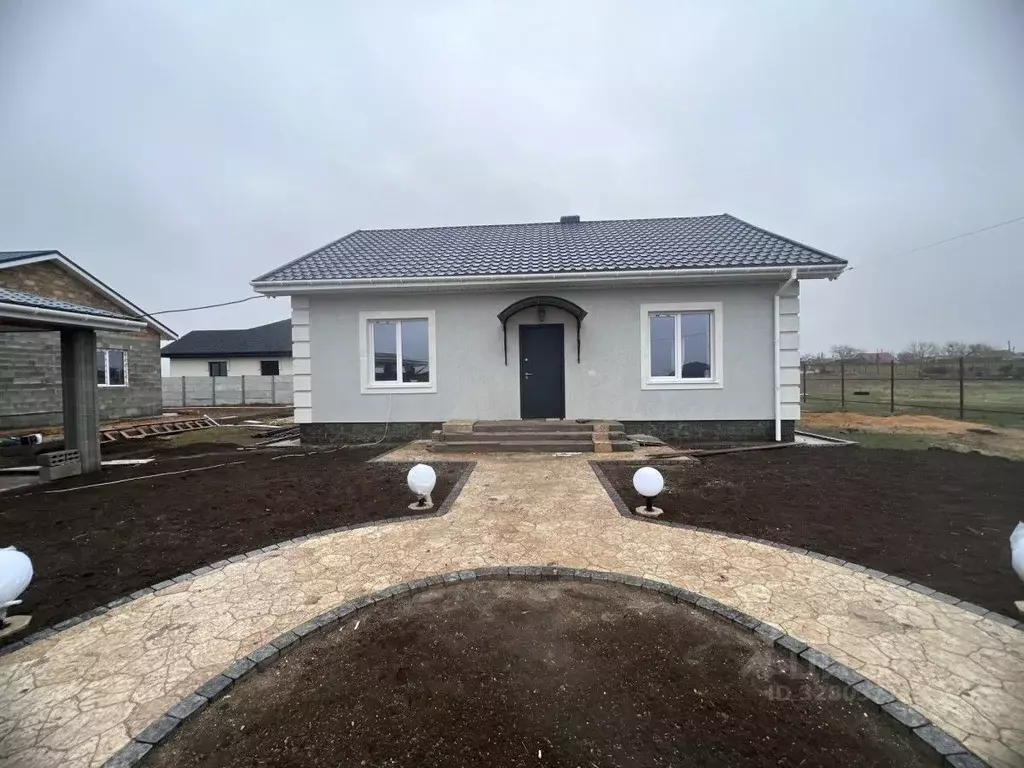 Дом в Крым, Сакский район, Суворовское с/пос, с. Великое  (80 м) - Фото 1