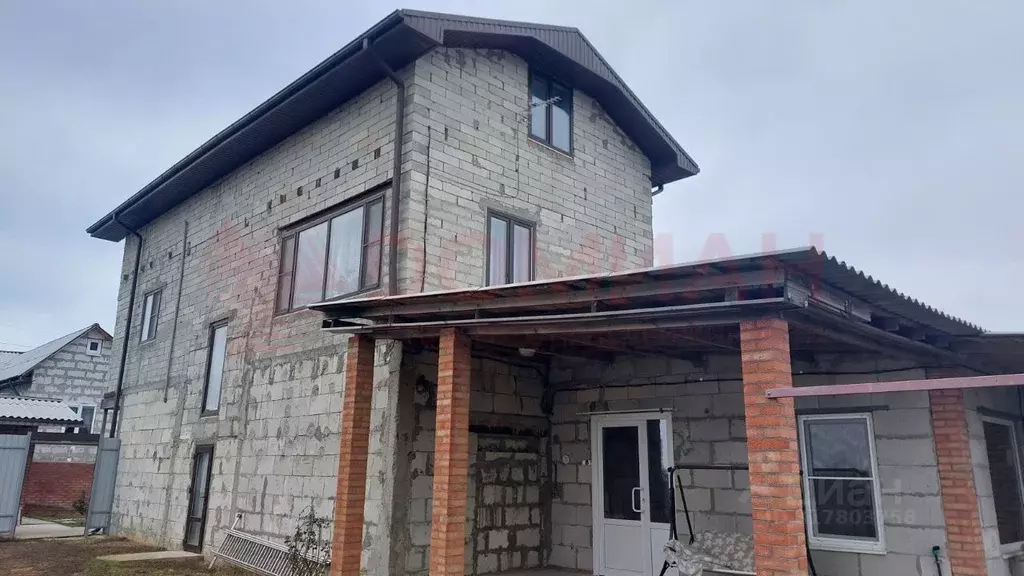 Дом в Ростовская область, Мясниковский район, с. Чалтырь  (120 м) - Фото 0