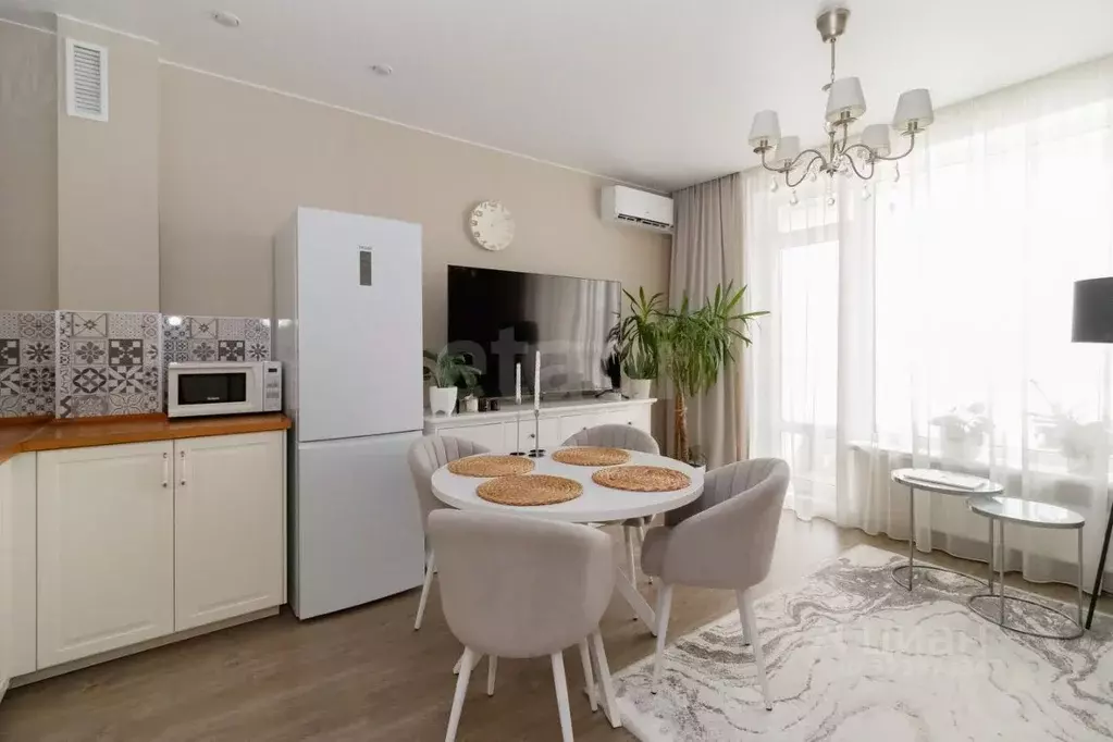 1-к кв. Тюменская область, Тюмень ул. Федюнинского, 30к1 (42.9 м) - Фото 1