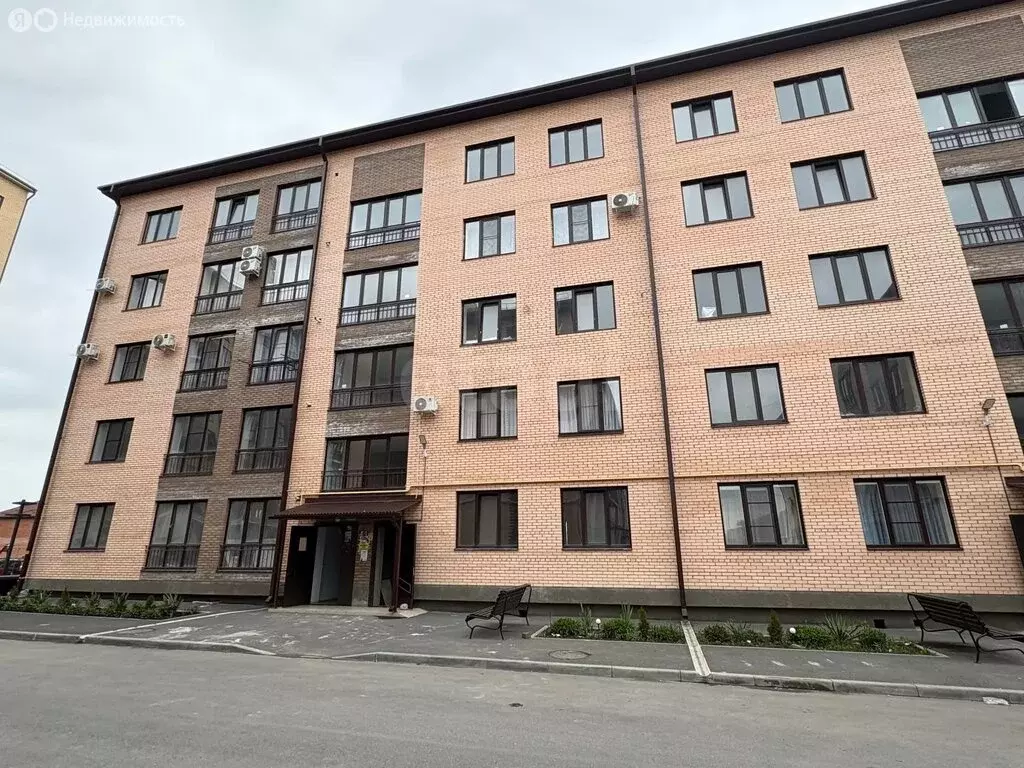 1-комнатная квартира: Владикавказ, улица Хадарцева, 29Бк5 (52.7 м) - Фото 2