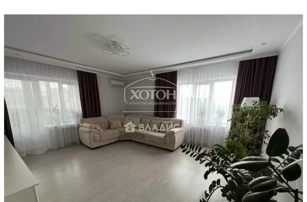 3-комнатная квартира: Элиста, улица имени Н.С. Хрущёва, 7 (100 м) - Фото 1