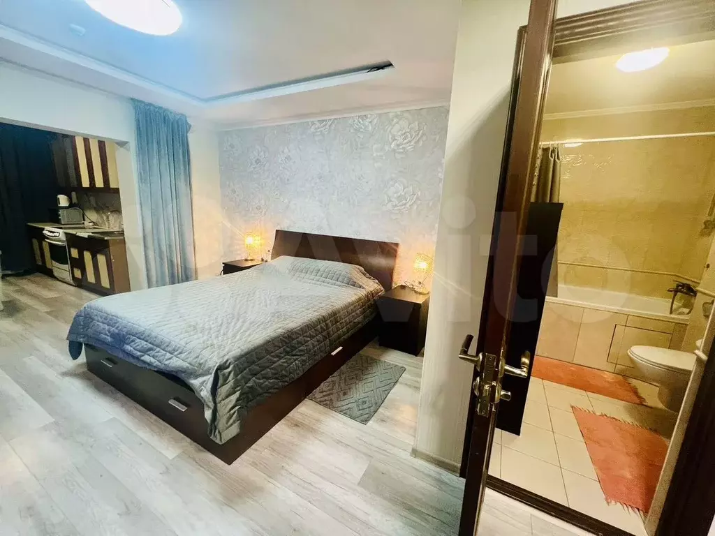 Апартаменты-студия, 50 м, 3/3 эт. - Фото 0