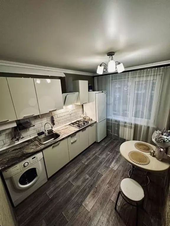 2-к. квартира, 60 м, 9/9 эт. - Фото 0