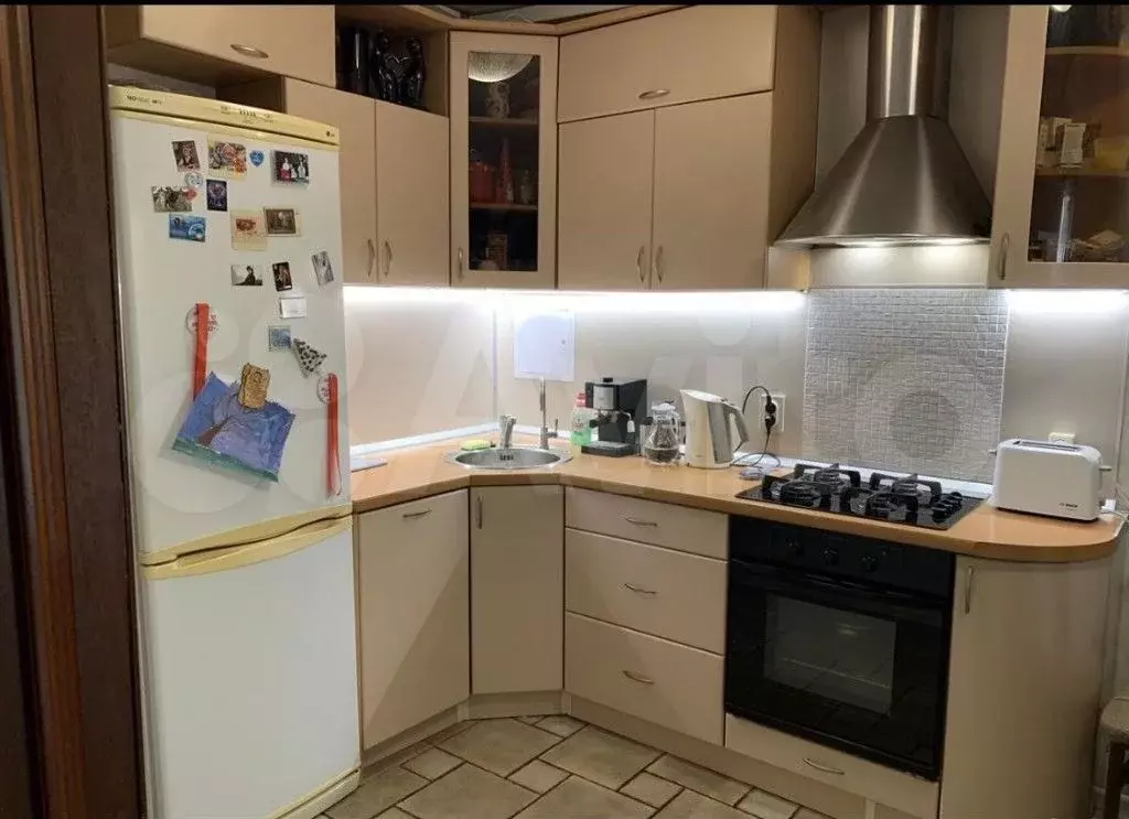 2-к. квартира, 50 м, 1/10 эт. - Фото 0