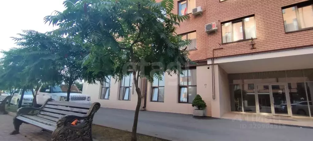 Офис в Северная Осетия, Владикавказ ул. Братьев Темировых, 69/2 (80 м) - Фото 1