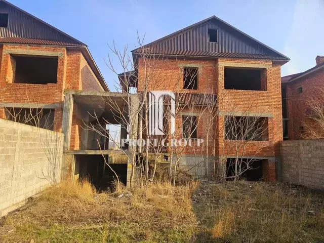 Дом 361 м на участке 4,4 сот. - Фото 0