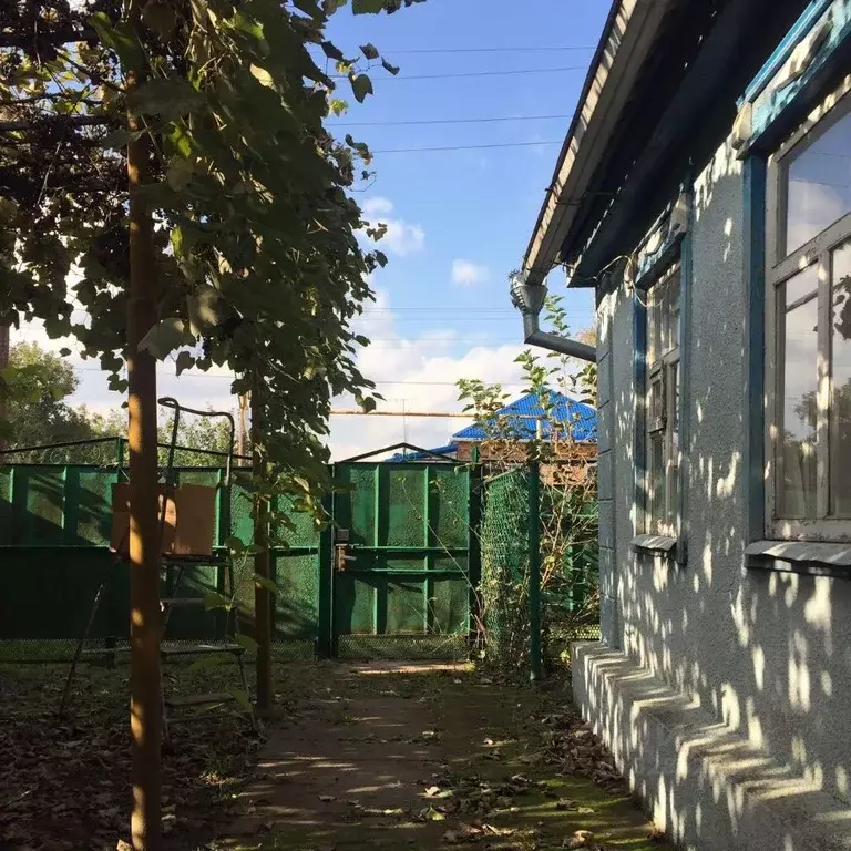 Дом в Краснодарский край, Кущевская ст-ца ул. Луначарского, 97 (51 м) - Фото 2