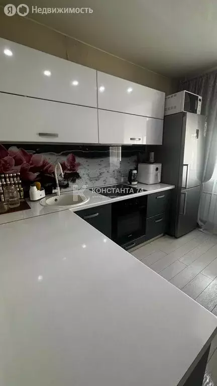2-комнатная квартира: Челябинск, Прохладная улица, 1 (56.8 м) - Фото 1