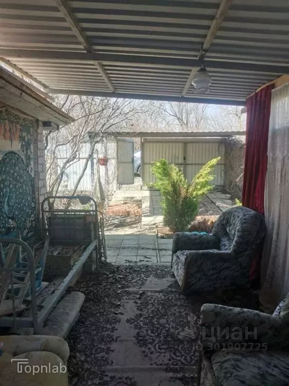 Дом в Волгоградская область, Дубовский район, Пичужинское с/пос, с. ... - Фото 1