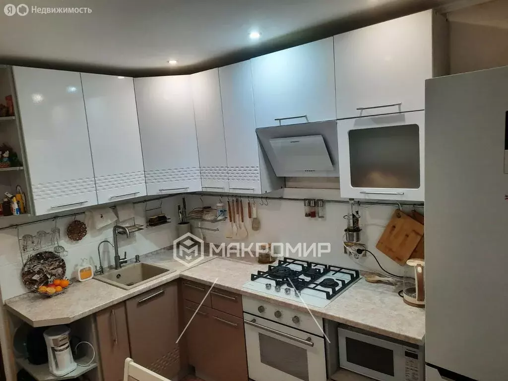 4-комнатная квартира: Кунгур, улица Просвещения, 13 (87.1 м) - Фото 0