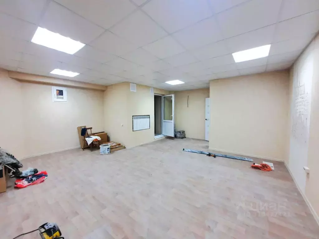 Помещение свободного назначения в Самарская область, Самара просп. ... - Фото 1