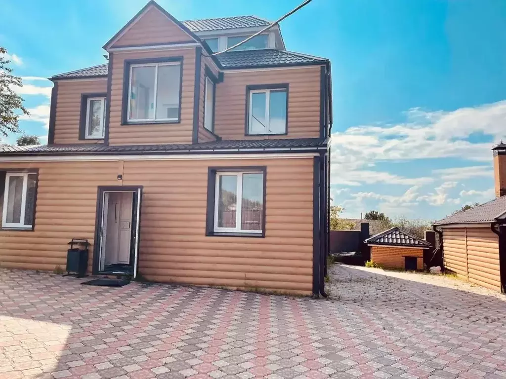 Дом в Красноярский край, Красноярск Верхняя ул., 53А/40 (155 м) - Фото 1