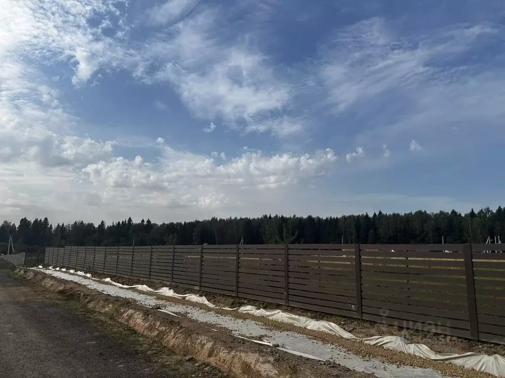 Участок в Московская область, Сергиево-Посадский городской округ, д. ... - Фото 1