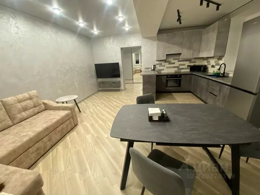 2-к кв. Северная Осетия, Владикавказ ул. Шамиля Джикаева, 1А (88.0 м) - Фото 1