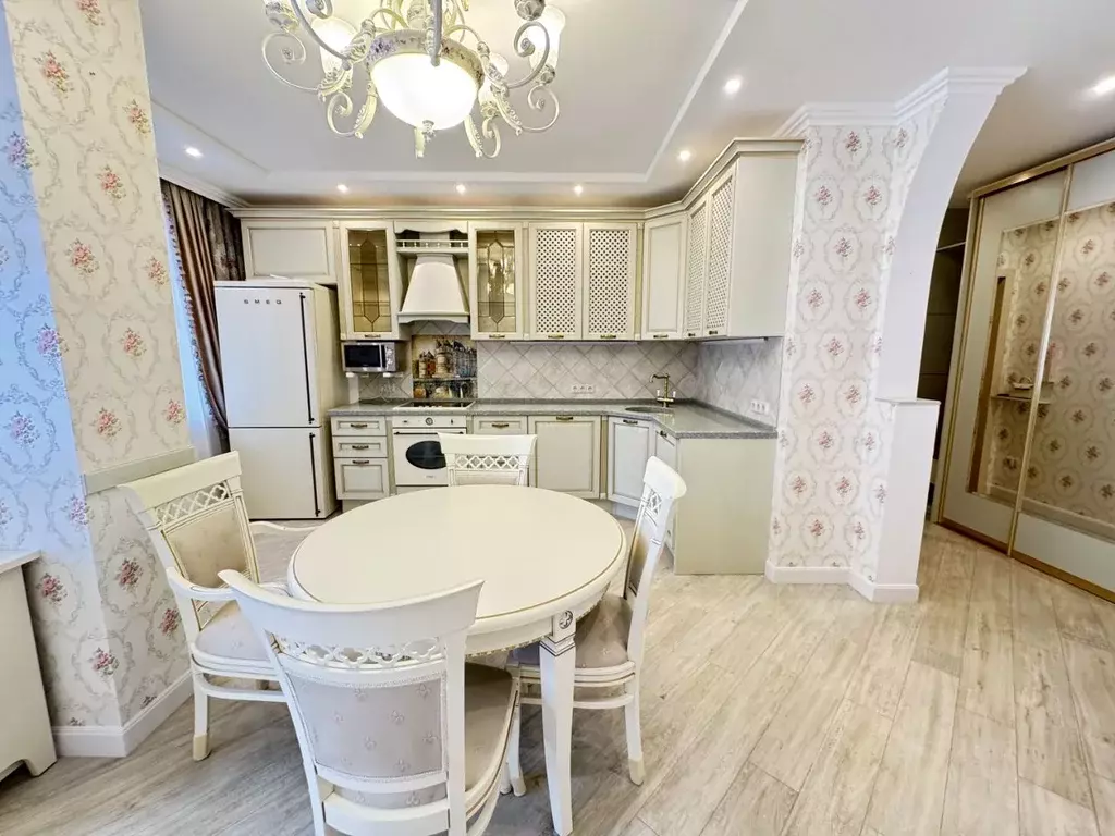 2-к кв. Краснодарский край, Краснодар Российская ул., 79/3к2 (65.0 м) - Фото 1