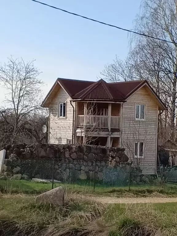 Дом в Ленинградская область, Кингисеппский район, Нежновское с/пос, д. ... - Фото 0