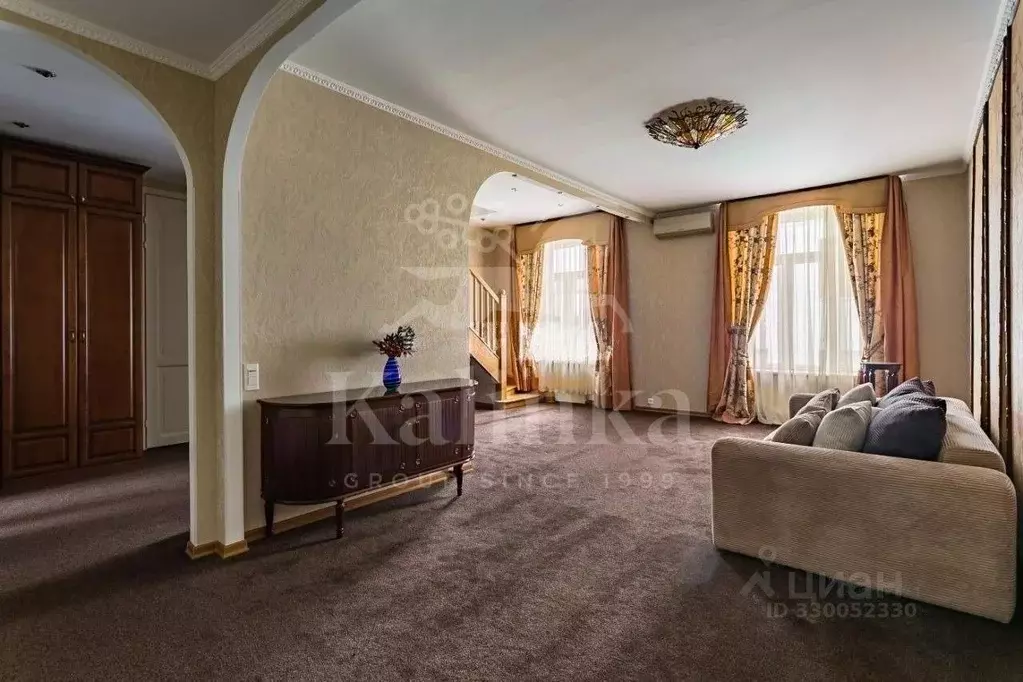5-к кв. Москва Малая Бронная ул., 20С2 (250.0 м) - Фото 1