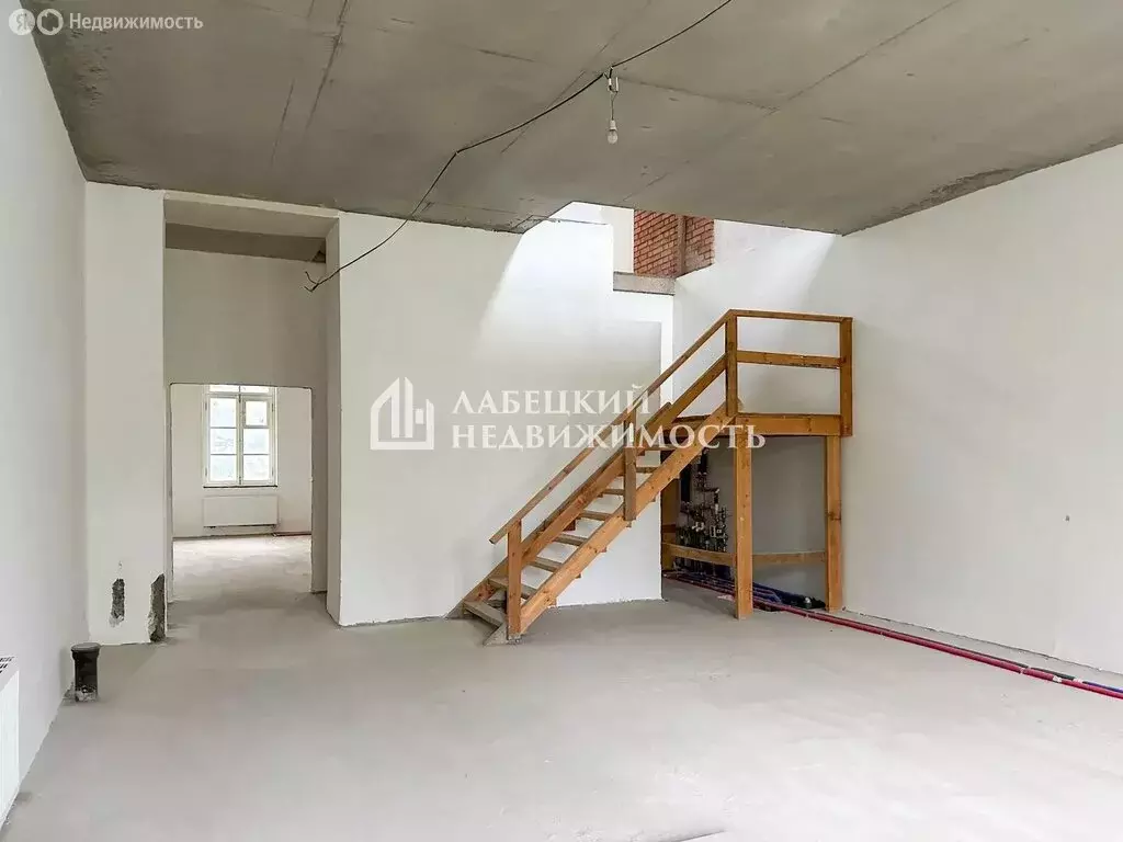 3-комнатная квартира: Петергоф, Конно-Гренадерская улица, 13 (183 м) - Фото 2