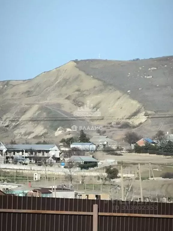 Участок в Крым, Ленинский район, Глазовское с/пос, с. Юркино ул. Мира, ... - Фото 1